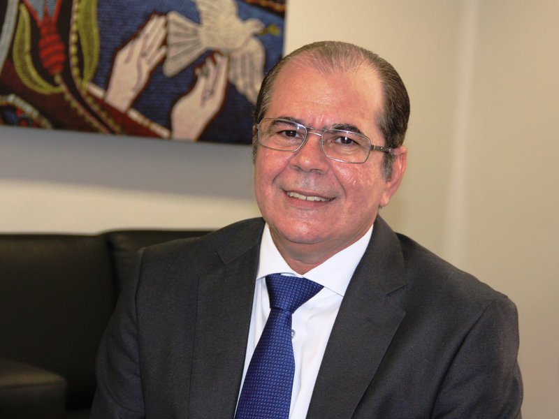 O secretário estadual de Cidades e Desenvolvimento Urbano, Hildo Rocha adiantou que, entre os projetos aprovados pelo Governo Federal, está a requalificação da Avenida dos Holandeses, em São Luís;a obra, a ser executada pela Secretaria de Estado de Infraestrutura (Sinfra), se estenderá do Araçagi à Ponta d’Areia, inclui a construção de corredor exclusivo para ônibus e está orçada em R$ 182 milhões (Foto: Itevaldo Junior) O secretário estadual de Cidades e Desenvolvimento Urbano, Hildo Rocha adiantou que, entre os projetos aprovados pelo Governo Federal, está a requalificação da Avenida dos Holandeses, em São Luís;a obra, a ser executada pela Secretaria de Estado de Infraestrutura (Sinfra), se estenderá do Araçagi à Ponta d’Areia, inclui a construção de corredor exclusivo para ônibus e está orçada em R$ 182 milhões