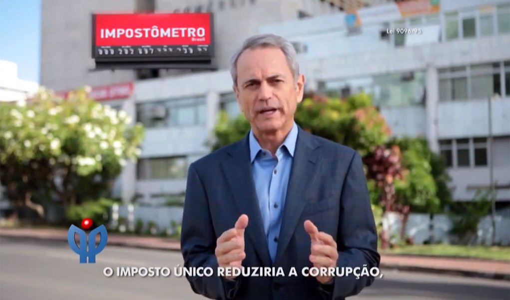 Detido após suspeita de corromper funcionários públicos que expediam alvarás para seus prédios, Paulo Octávio, ex-vice-governador do Distrito Federal, é uma das estrelas da propaganda institucional do PP; na TV, ele diz que “o imposto único reduziria a corrupção, a sonegação, as fraudes, aumentaria a arrecadação, a criação de novas empresas, a geração de milhões de empregos e o otimismo do Brasil” (Foto: Roberta Namour) Detido após suspeita de corromper funcionários públicos que expediam alvarás para seus prédios, Paulo Octávio, ex-vice-governador do Distrito Federal, é uma das estrelas da propaganda institucional do PP; na TV, ele diz que “o imposto único reduziria a corrupção, a sonegação, as fraudes, aumentaria a arrecadação, a criação de novas empresas, a geração de milhões de empregos e o otimismo do Brasil”