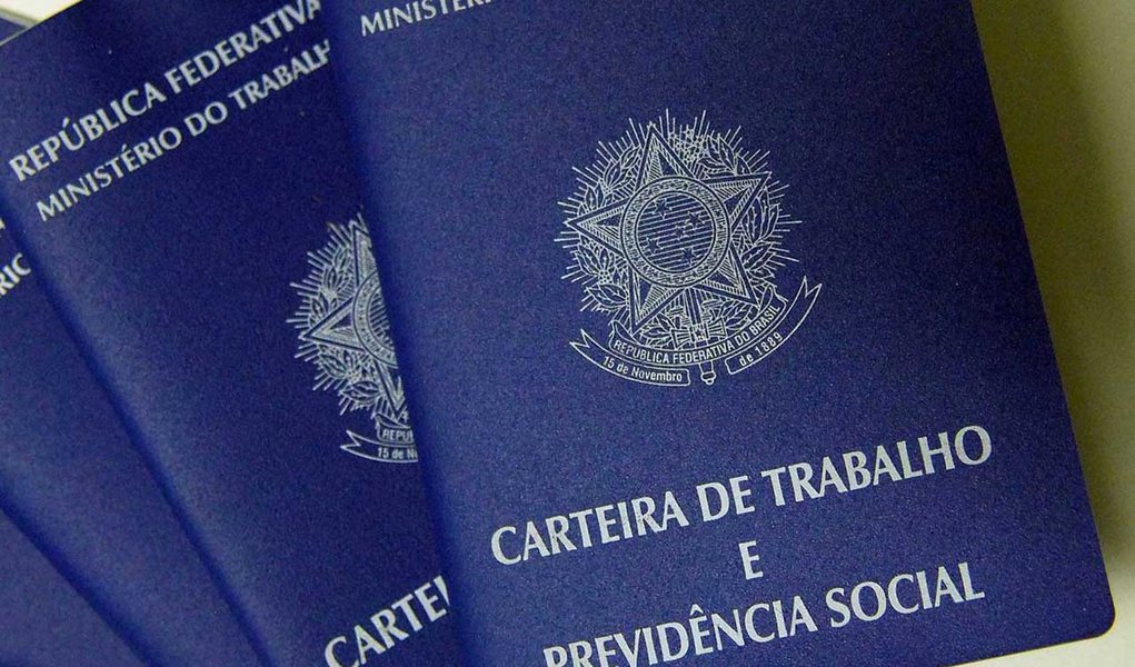 Ministro Benedito Gonçalves, do Superior Tribunal de Justiça, determinou nesta quarta (26) a suspensão de todas as ações em tramitação na Justiça Federal que contestam a correção do FGTS pela Taxa Referencial (TR); segundo o STJ, a decisão terá impacto em mais de 50 mil ações em todo o país; a questão sobre o índice de correção que a Caixa Econômica Federal deve aplicar na correção do FGTS tem gerado decisões conflitantes em todo o Judiciário (Foto: Valter Lima) Ministro Benedito Gonçalves, do Superior Tribunal de Justiça, determinou nesta quarta (26) a suspensão de todas as ações em tramitação na Justiça Federal que contestam a correção do FGTS pela Taxa Referencial (TR); segundo o STJ, a decisão terá impacto em mais de 50 mil ações em todo o país; a questão sobre o índice de correção que a Caixa Econômica Federal deve aplicar na correção do FGTS tem gerado decisões conflitantes em todo o Judiciário