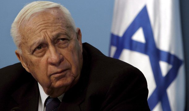 Em coma desde um derrame em 2006, o ex-primeiro-ministro de Israel piorou, passando para "extremamente crítico" depois que sofreu uma disfunção renal; ex-general e líder de direita ficou conhecido por executar uma dramática reviravolta com a saída de Gaza, em 2005 (Foto: Gisele Federicce) Em coma desde um derrame em 2006, o ex-primeiro-ministro de Israel piorou, passando para "extremamente crítico" depois que sofreu uma disfunção renal; ex-general e líder de direita ficou conhecido por executar uma dramática reviravolta com a saída de Gaza, em 2005
