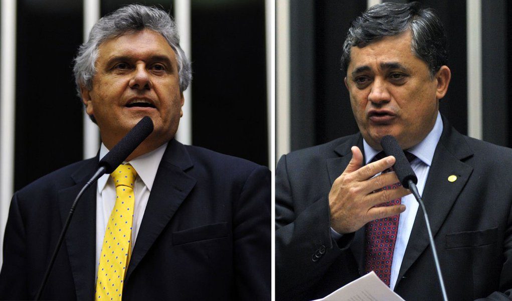 Para o líder do partido na Câmara, Ronaldo Caiado, Executivo interfere em assunto que é exclusivo do Legislativo; líder do PT, José Guimarães defende reforma mais ampla e diz que o texto aprovado no Congresso era "um conjunto de penduricalhos" sem importância (Foto: Gisele Federicce) Para o líder do partido na Câmara, Ronaldo Caiado, Executivo interfere em assunto que é exclusivo do Legislativo; líder do PT, José Guimarães defende reforma mais ampla e diz que o texto aprovado no Congresso era "um conjunto de penduricalhos" sem importância
