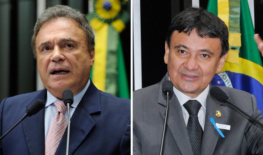 Comissão de Constituição, Justiça e Cidadania (CCJ) rejeitou requerimento do senador Alvaro Dias (PSDB-PR) para convidar o delegado e ex-secretário nacional de Justiça para audiência pública; o líder do PT Wellington Dias atribuiu a iniciativa do tucano ao momento de disputas eleitorais; "Todos os dias se lançam livros", minimizou (Foto: Gisele Federicce) Comissão de Constituição, Justiça e Cidadania (CCJ) rejeitou requerimento do senador Alvaro Dias (PSDB-PR) para convidar o delegado e ex-secretário nacional de Justiça para audiência pública; o líder do PT Wellington Dias atribuiu a iniciativa do tucano ao momento de disputas eleitorais; "Todos os dias se lançam livros", minimizou