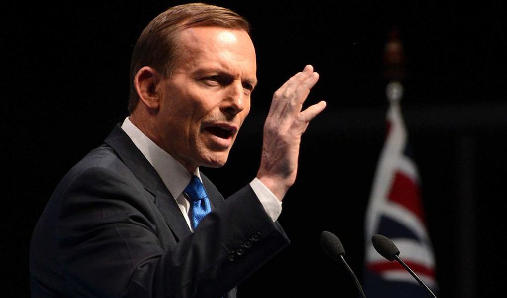 O primeiro-ministro da Austrália, Tony Abbott, disse nesta quinta-feira que imagens de satélite detectaram dois objetos possivelmente relacionados com a busca pelo avião da Malaysia Airlines desaparecido desde 8 de março com 239 pessoas a bordo; navio norueguês chega ao local (Foto: Leonardo Attuch) O primeiro-ministro da Austrália, Tony Abbott, disse nesta quinta-feira que imagens de satélite detectaram dois objetos possivelmente relacionados com a busca pelo avião da Malaysia Airlines desaparecido desde 8 de março com 239 pessoas a bordo; navio norueguês chega ao local