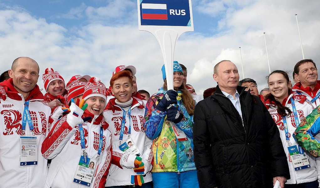 Os atletas russos conquistaram 33 medalhas, sendo 13 de ouro, 11 de prata e nove de bronze; os jogos aconteceram neste ano na própria Rússia, em Sochi; em segundo lugar, ficou a Noruega, com 26 medalhas, 11 de ouro, cinco de prata e dez de bronze; em terceiro, o Canadá, com 25 medalhas, sendo dez de ouro, dez de prata e cinco de bronze; o Brasil não conquistou nenhum medalha (Foto: Valter Lima) Os atletas russos conquistaram 33 medalhas, sendo 13 de ouro, 11 de prata e nove de bronze; os jogos aconteceram neste ano na própria Rússia, em Sochi; em segundo lugar, ficou a Noruega, com 26 medalhas, 11 de ouro, cinco de prata e dez de bronze; em terceiro, o Canadá, com 25 medalhas, sendo dez de ouro, dez de prata e cinco de bronze; o Brasil não conquistou nenhum medalha