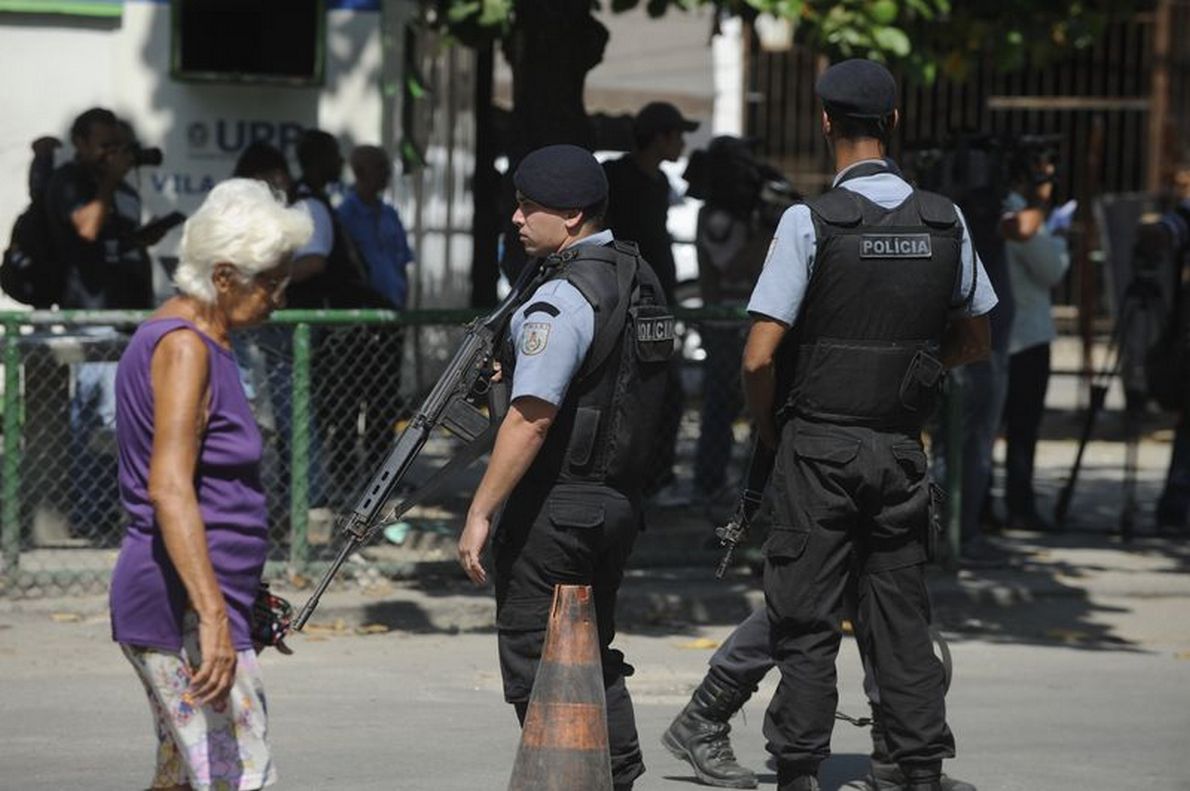 Troca de comando do Batalhão de Operações Especiais (Bope), anunciada pela Polícia Militar neste fim de semana, não modificará as ações desenvolvidas nos Complexos do Alemão e da Penha, na zona norte do Rio, e na Vila Kennedy, na zona oeste, segundo a assessoria de imprensa da PM (Foto: José Barbacena) Troca de comando do Batalhão de Operações Especiais (Bope), anunciada pela Polícia Militar neste fim de semana, não modificará as ações desenvolvidas nos Complexos do Alemão e da Penha, na zona norte do Rio, e na Vila Kennedy, na zona oeste, segundo a assessoria de imprensa da PM