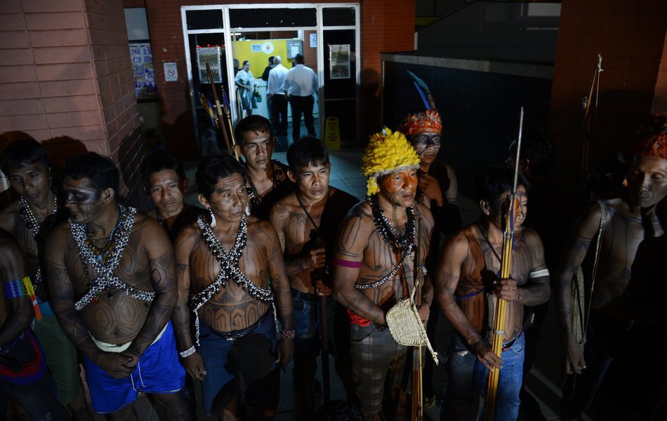Em 2013, o assassinato de índios e a ocupação de fazendas por comunidades indígenas que reclamam o direito à parte das terras antes ocupadas por seus povos voltaram a atrair a atenção de brasileiros e da imprensa internacional para a questão indígena e os conflitos fundiários; relembre, em reportagem da Agência Brasil, os principais fatos relacionados ao tema (Foto: Valter Lima) Em 2013, o assassinato de índios e a ocupação de fazendas por comunidades indígenas que reclamam o direito à parte das terras antes ocupadas por seus povos voltaram a atrair a atenção de brasileiros e da imprensa internacional para a questão indígena e os conflitos fundiários; relembre, em reportagem da Agência Brasil, os principais fatos relacionados ao tema