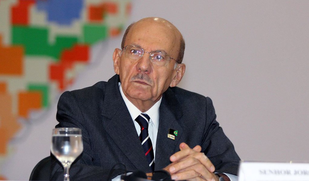Auditorias realizadas em 60 cidades pela Controladoria do ministro Jorge Hage apontaram problemas na execução de três programas-chave da gestão de Dilma Rousseff; no Bolsa Família, 59 municípios concedem benefício para faixa fora do teto estipulado pelo programa; construções de creches, pré-escolas e UBSs (unidades básicas de saúde) também estão atrasadas (Foto: Roberta Namour) Auditorias realizadas em 60 cidades pela Controladoria do ministro Jorge Hage apontaram problemas na execução de três programas-chave da gestão de Dilma Rousseff; no Bolsa Família, 59 municípios concedem benefício para faixa fora do teto estipulado pelo programa; construções de creches, pré-escolas e UBSs (unidades básicas de saúde) também estão atrasadas