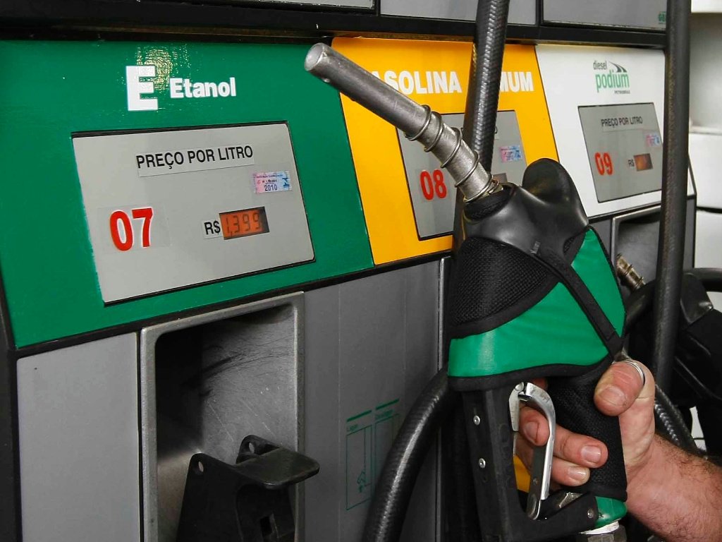 Tributos terão a alíquota zerada até 31 de dezembro de 2016; redução não afeta apenas o etanol usado como combustível, mas todos os tipos de álcool (Foto: Gisele Federicce) Tributos terão a alíquota zerada até 31 de dezembro de 2016; redução não afeta apenas o etanol usado como combustível, mas todos os tipos de álcool