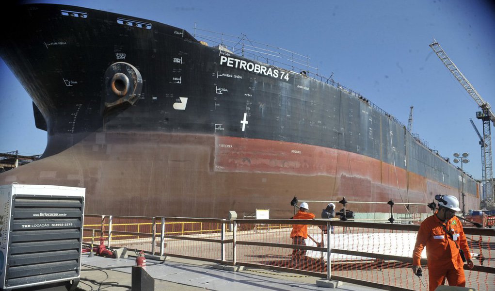 Atualmente, o setor emprega por volta de 78 mil pessoas nos estaleiros em operação. Mas nos próximos dois anos, outros quatro estaleiros entrarão em operação: Jurong Aracruz (ES); Enseada (BA); EBR (RS); e CMO (PE), o que aumentará a oferta de mão de obra (Foto: Leonardo Attuch) www.brasil247.com - Atualmente, o setor emprega por volta de 78 mil pessoas nos estaleiros em operação. Mas nos próximos dois anos, outros quatro estaleiros entrarão em operação: Jurong Aracruz (ES); Enseada (BA); EBR (RS); e CMO (PE), o que aumentará a oferta de mão de obra