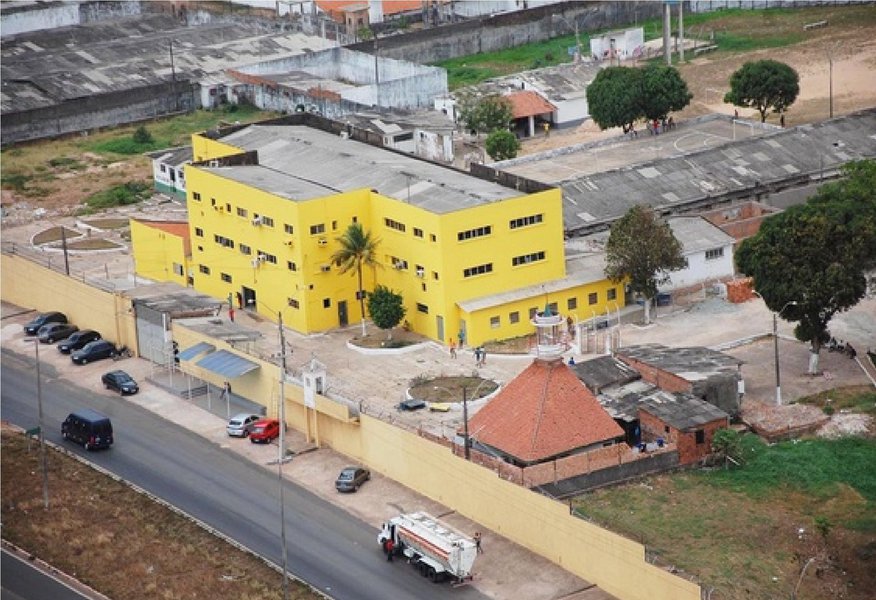 Em menos de 24 horas, foi a segunda morte registrada no Complexo Peninteciário; com o registro, sobe para nove o número de presos mortos no ano no sistema prisional maranhense; na semana passada o diretor da unidade Valdir Dias foi exonerado do cargo
(Foto: Itevaldo Junior) Em menos de 24 horas, foi a segunda morte registrada no Complexo Peninteciário; com o registro, sobe para nove o número de presos mortos no ano no sistema prisional maranhense; na semana passada o diretor da unidade Valdir Dias foi exonerado do cargo