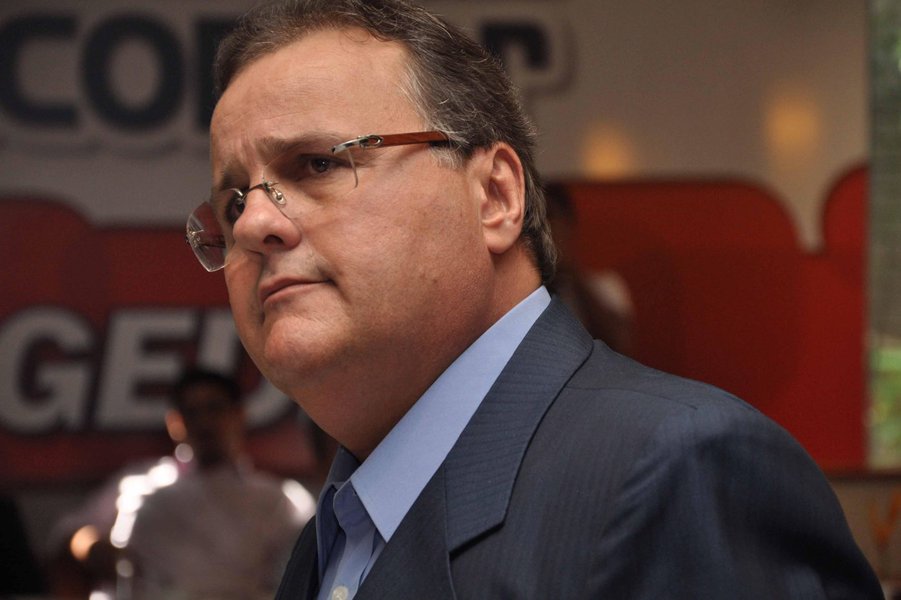Pré-candidato ao Senado, ex-ministro Geddel Vieira Lima (PMDB-BA) disse considerar a ministra do STJ Eliana Clamon (PSB) uma adversária mais forte na corrida por uma cadeira no Senado do que o vice-governador Otto Alencar (PSD); "Digo com muita simplicidade que eu não vejo nada de bicho-papão na candidatura dele (Otto Alencar). A última eleição que ele disputou foi em 1998, o resto foi como candidato a vice-governador. Tenho apreço por ele, mas acho que, sinceramente, o meu adversário é a ministra Eliana Calmon", afirmou (Foto: Leonardo Lucena) Pré-candidato ao Senado, ex-ministro Geddel Vieira Lima (PMDB-BA) disse considerar a ministra do STJ Eliana Clamon (PSB) uma adversária mais forte na corrida por uma cadeira no Senado do que o vice-governador Otto Alencar (PSD); "Digo com muita simplicidade que eu não vejo nada de bicho-papão na candidatura dele (Otto Alencar). A última eleição que ele disputou foi em 1998, o resto foi como candidato a vice-governador. Tenho apreço por ele, mas acho que, sinceramente, o meu adversário é a ministra Eliana Calmon", afirmou