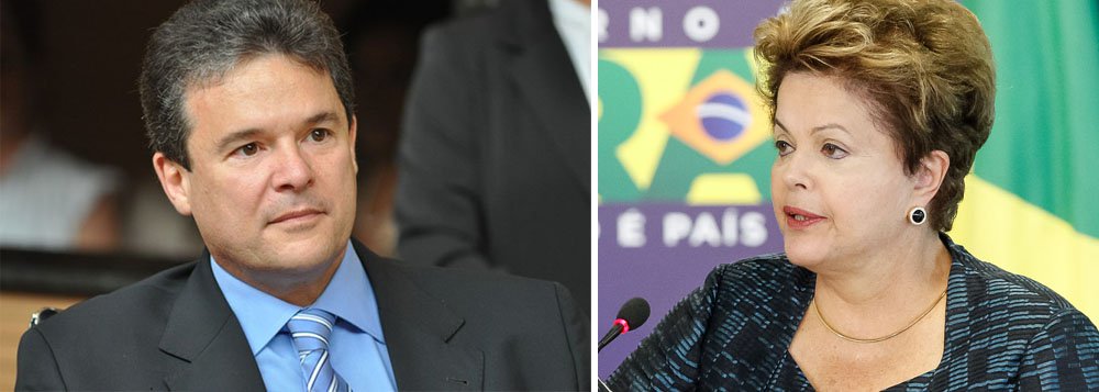 O deputado federal e presidente do PSD em Pernambuco, André de Paula, afirmou que a relação entre a presidente Dilma Rousseff (PT) e a base aliada do governo está pior do que durante todo o governo do ex-presidente Luiz Inácio Lula da Silva (PT), pior até do que durante o período do escândalo do Mensalão; para o parlamentar, existe uma possibilidade real de o PMDB afrontar a presidente Dilma “de forma escancarada”; em contrapartida, a candidatura presidencial do ex-governador de Pernambuco, Eduardo Campos (PSB), é vista com simpatia pelo deputado, cujo partido deve firmar apoio com Campos até a próxima segunda-feira (14) (Foto: Paulo Emílio) O deputado federal e presidente do PSD em Pernambuco, André de Paula, afirmou que a relação entre a presidente Dilma Rousseff (PT) e a base aliada do governo está pior do que durante todo o governo do ex-presidente Luiz Inácio Lula da Silva (PT), pior até do que durante o período do escândalo do Mensalão; para o parlamentar, existe uma possibilidade real de o PMDB afrontar a presidente Dilma “de forma escancarada”; em contrapartida, a candidatura presidencial do ex-governador de Pernambuco, Eduardo Campos (PSB), é vista com simpatia pelo deputado, cujo partido deve firmar apoio com Campos até a próxima segunda-feira (14)