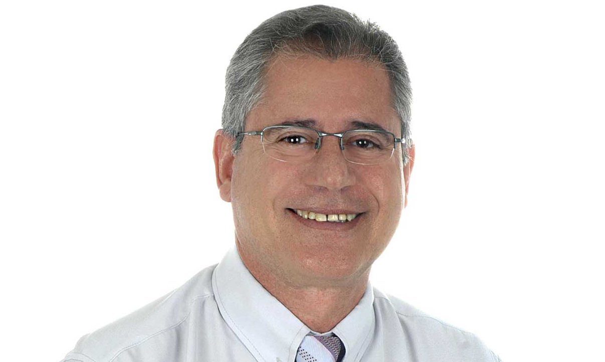 O presidente do PSDB na Bahia, Sérgio Passos, afirma que "não passa de pura especulação" teoria de que a campanha para reeleição da presidente Dilma Rousseff terá impacto nas eleições baianas e lembra que na última eleição municipal, quando ela tinha 75% de avaliação positiva, não conseguiu impedir a derrota do petista Nelson Pelegrino para ACM Neto; "Imagine agora quando a avaliação da presidente não passa de meros 36%, sem o favoritismo que poderia ajudar a puxar votos para Rui Costa" (Foto: Romulo Faro) O presidente do PSDB na Bahia, Sérgio Passos, afirma que "não passa de pura especulação" teoria de que a campanha para reeleição da presidente Dilma Rousseff terá impacto nas eleições baianas e lembra que na última eleição municipal, quando ela tinha 75% de avaliação positiva, não conseguiu impedir a derrota do petista Nelson Pelegrino para ACM Neto; "Imagine agora quando a avaliação da presidente não passa de meros 36%, sem o favoritismo que poderia ajudar a puxar votos para Rui Costa"
