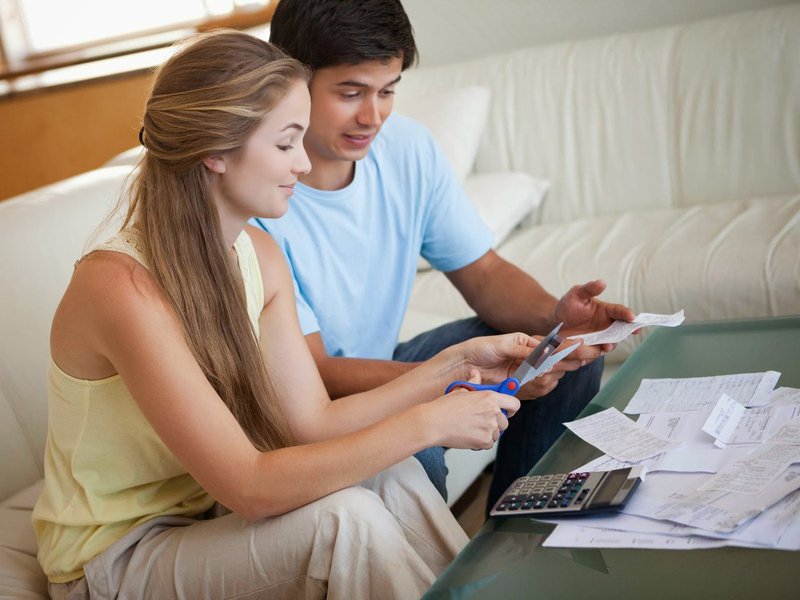 Ainda assim, o número de famílias endividadas aumentou em maio, atingindo 62,7% dos brasileiros; percentual se refere às famílias que relataram ter dívidas com cheque pré-datado, cartão de crédito, cheque especial, carnê de loja, empréstimo pessoal, prestação de carro e seguro (Foto: Gisele Federicce) Ainda assim, o número de famílias endividadas aumentou em maio, atingindo 62,7% dos brasileiros; percentual se refere às famílias que relataram ter dívidas com cheque pré-datado, cartão de crédito, cheque especial, carnê de loja, empréstimo pessoal, prestação de carro e seguro