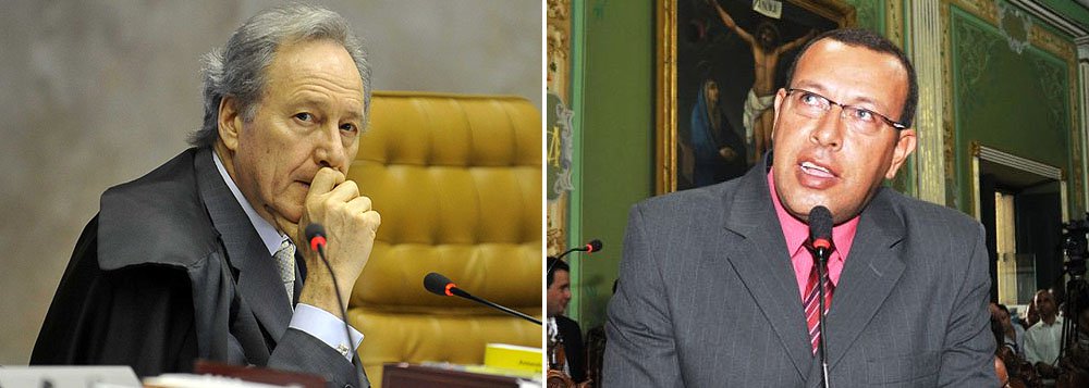 Procurador-geral da República, Rodrigo Janot, questionara decisão de um juiz federal da Bahia que havia revogado a prisão preventiva de Marco Prisco Caldas Machado, vereador de Salvador (PSDB), por “representar risco ao país, sobretudo tendo em consideração a aproximação dos eventos da Copa do Mundo e das eleições gerais de 2014”; no entanto, ministro Ricardo Lewandowski, do Supremo Tribunal Federal considerou inexistência de “fundamento relevante” (Foto: Roberta Namour) Procurador-geral da República, Rodrigo Janot, questionara decisão de um juiz federal da Bahia que havia revogado a prisão preventiva de Marco Prisco Caldas Machado, vereador de Salvador (PSDB), por “representar risco ao país, sobretudo tendo em consideração a aproximação dos eventos da Copa do Mundo e das eleições gerais de 2014”; no entanto, ministro Ricardo Lewandowski, do Supremo Tribunal Federal considerou inexistência de “fundamento relevante”