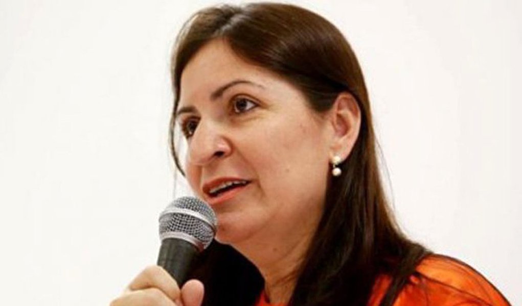 Com a greve de professores e funcionários dos colégios públicos marcada para o próximo dia 23, a APP-Sindicato informa que, se não ocorrer diálogo, 70% dos 100 mil professores e funcionários da rede estadual vão paralisar as atividades; "A gente já sentou em mesas de negociações com o poder público. O problema é que o governo deveria cumprir os compromissos assumidos", disse a presidente do sindicato, Marlei Fernandes (Foto: Leonardo Lucena) Com a greve de professores e funcionários dos colégios públicos marcada para o próximo dia 23, a APP-Sindicato informa que, se não ocorrer diálogo, 70% dos 100 mil professores e funcionários da rede estadual vão paralisar as atividades; "A gente já sentou em mesas de negociações com o poder público. O problema é que o governo deveria cumprir os compromissos assumidos", disse a presidente do sindicato, Marlei Fernandes