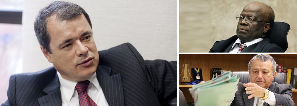 Substituição de Ademar Silva de Vasconcelos, da Vara de Execução Penal do DF, pelo juiz Bruno Ribeiro, a mando do ministro Joaquim Barbosa, foi "canetaço", segundo o presidente eleito da Associação dos Magistrados do Brasil (AMB), João Ricardo dos Santos Costa; "Pelo menos na Constituição que eu tenho aqui em casa não diz que o presidente do Supremo pode trocar juiz, em qualquer momento, num canetaço", disse; presidente da Associação Juízes para a Democracia, Kenarik Boujikian fala em "coronelismo" e pede explicações do presidente do STF (Foto: Sheila Lopes) Substituição de Ademar Silva de Vasconcelos, da Vara de Execução Penal do DF, pelo juiz Bruno Ribeiro, a mando do ministro Joaquim Barbosa, foi "canetaço", segundo o presidente eleito da Associação dos Magistrados do Brasil (AMB), João Ricardo dos Santos Costa; "Pelo menos na Constituição que eu tenho aqui em casa não diz que o presidente do Supremo pode trocar juiz, em qualquer momento, num canetaço", disse; presidente da Associação Juízes para a Democracia, Kenarik Boujikian fala em "coronelismo" e pede explicações do presidente do STF