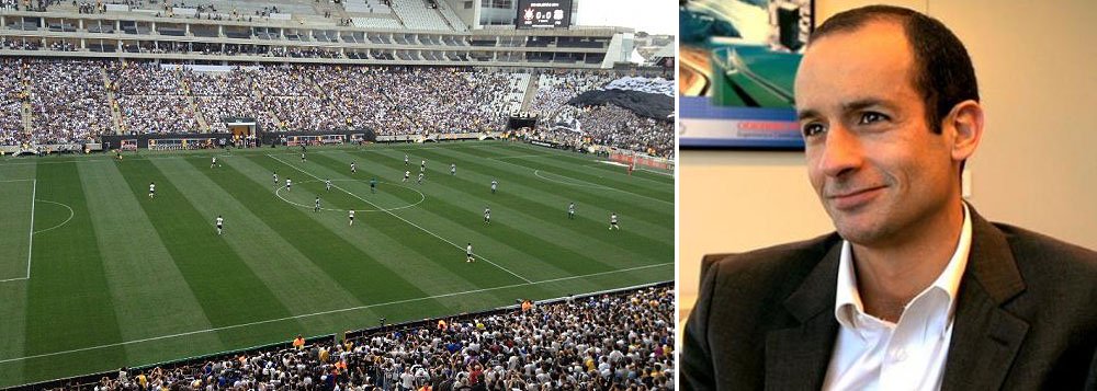Em entrevista à colunista Sonia Racy, o responsável pela obra do palco de abertura da Copa do Mundo, Marcelo Odebrecht, afirma que estádio custou R$ 985 milhões; “50% inferior ao da arena de Brasília e 30% superior ao do estádio de Manaus”; nega investimento do governo, apenas com financiamento da Caixa obtivo pelo Corinthians; e diz que não houve atraso na entrega da Arena para a Fifa; no entanto, número de assentos, que seria de 68 mil, encolheu para 61 mil e ficou abaixo do Morumbi (Foto: Roberta Namour) Em entrevista à colunista Sonia Racy, o responsável pela obra do palco de abertura da Copa do Mundo, Marcelo Odebrecht, afirma que estádio custou R$ 985 milhões; “50% inferior ao da arena de Brasília e 30% superior ao do estádio de Manaus”; nega investimento do governo, apenas com financiamento da Caixa obtivo pelo Corinthians; e diz que não houve atraso na entrega da Arena para a Fifa; no entanto, número de assentos, que seria de 68 mil, encolheu para 61 mil e ficou abaixo do Morumbi