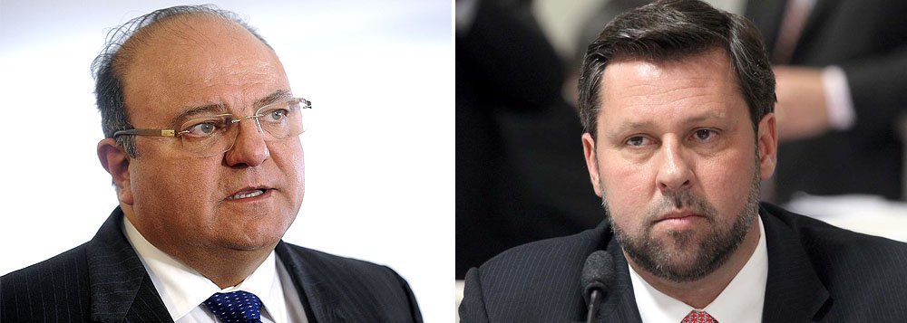 Vice-líder do PT na Câmara saiu em defesa das ministras Maria do Rosário (Direitos Humanos) e Eleonora Menicucci (Políticas para as Mulheres), denunciadas na Procuradoria-Geral da República (PGR) pelo líder do PSDB na Câmara pela onda de violência nos presídios do Maranhão; “É um tiro no pé que desgasta a imagem dele e escancara a deficiência da oposição em atacar o governo com assuntos sem a menor justificativa legal”, afirma o petista (Foto: Roberta Namour) Vice-líder do PT na Câmara saiu em defesa das ministras Maria do Rosário (Direitos Humanos) e Eleonora Menicucci (Políticas para as Mulheres), denunciadas na Procuradoria-Geral da República (PGR) pelo líder do PSDB na Câmara pela onda de violência nos presídios do Maranhão; “É um tiro no pé que desgasta a imagem dele e escancara a deficiência da oposição em atacar o governo com assuntos sem a menor justificativa legal”, afirma o petista
