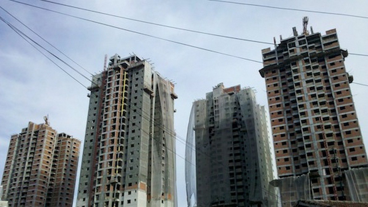 Capital paranaense foi a cidade pesquisa pela Fipe que teve a maior alta no preço dos imóveis, com aumento de 36% em 2013.; em média, o preço dos imóveis residenciais no País subiu 13,7% em todo o ano de 2013; imóveis que apresentaram a maior alta em Curitiba foram os de um e dois quartos (Foto: José Barbacena) Capital paranaense foi a cidade pesquisa pela Fipe que teve a maior alta no preço dos imóveis, com aumento de 36% em 2013.; em média, o preço dos imóveis residenciais no País subiu 13,7% em todo o ano de 2013; imóveis que apresentaram a maior alta em Curitiba foram os de um e dois quartos