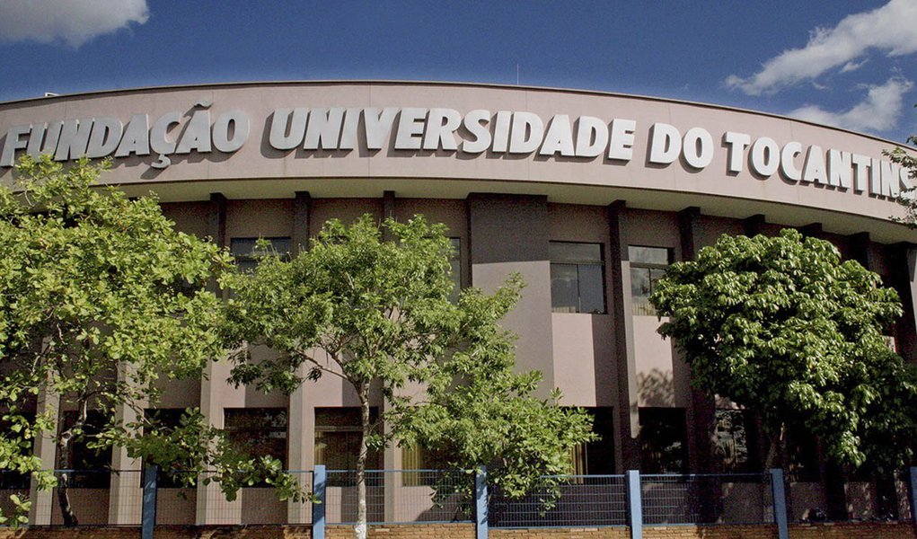 As inscrições para o certame serão realizadas exclusivamente via internet, no site da Unitins, entre os dias 21 de abril a 25 de maio, e custam R$ 95 (nível médio) e R$ 120 (nível superior); as provas teórico-objetiva e discursiva serão aplicadas no dia 22 de junho de 2014; a remuneração varia de R$ 991,62 (nível médio) a R$ 2.782,05 (nível superior), correspondente ao regime de 40 horas semanais, com exceção dos casos previstos em lei (Foto: Aquiles Lins) As inscrições para o certame serão realizadas exclusivamente via internet, no site da Unitins, entre os dias 21 de abril a 25 de maio, e custam R$ 95 (nível médio) e R$ 120 (nível superior); as provas teórico-objetiva e discursiva serão aplicadas no dia 22 de junho de 2014; a remuneração varia de R$ 991,62 (nível médio) a R$ 2.782,05 (nível superior), correspondente ao regime de 40 horas semanais, com exceção dos casos previstos em lei