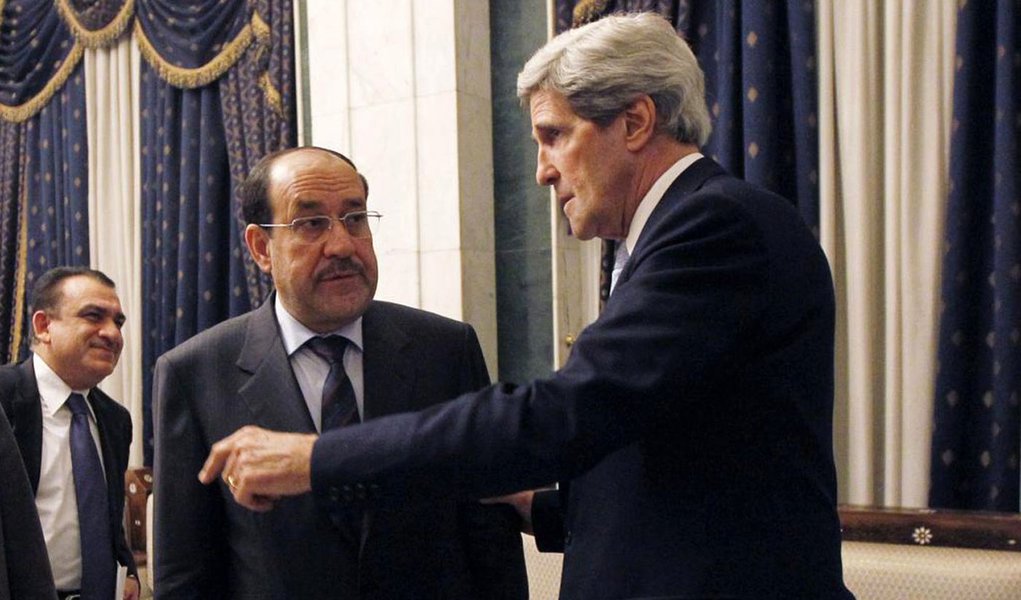 Em Jerusalém, secretário de Estado norte-americano alegou que país irá ajudar o governo do primeiro-ministro iraquiano, Nuri al-Maliki, mas deixou claro não haver hipótese sobre o retorno de tropas dos EUA ao Iraque (Foto: Roberta Namour) Em Jerusalém, secretário de Estado norte-americano alegou que país irá ajudar o governo do primeiro-ministro iraquiano, Nuri al-Maliki, mas deixou claro não haver hipótese sobre o retorno de tropas dos EUA ao Iraque