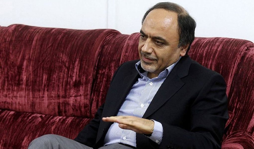 Os EUA disseram na sexta-feira que não dariam visto para Hamid Abutalebi, citando as ligações do enviado com a crise de reféns do Irã entre 1979 e 1981; o diplomata já afirmou anteriormente que atuou como intérprete para os militantes (Foto: Leonardo Attuch) Os EUA disseram na sexta-feira que não dariam visto para Hamid Abutalebi, citando as ligações do enviado com a crise de reféns do Irã entre 1979 e 1981; o diplomata já afirmou anteriormente que atuou como intérprete para os militantes