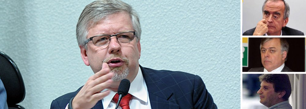 Relator da CPI mista da Petrobras, deputado federal Marco Maia (PT), definiu como prioridade nos trabalhos da comissão convocar os ex-diretores da estatal Nestor Cerveró e Paulo Roberto Costa, além do doleiro Alberto Youssef; mas descartou convocar a presidente da Petrobras, Graça Foster, e o ex-presidente Sérgio Gabrielli na primeira fase de trabalhos da comissão (Foto: Valter Lima) Relator da CPI mista da Petrobras, deputado federal Marco Maia (PT), definiu como prioridade nos trabalhos da comissão convocar os ex-diretores da estatal Nestor Cerveró e Paulo Roberto Costa, além do doleiro Alberto Youssef; mas descartou convocar a presidente da Petrobras, Graça Foster, e o ex-presidente Sérgio Gabrielli na primeira fase de trabalhos da comissão