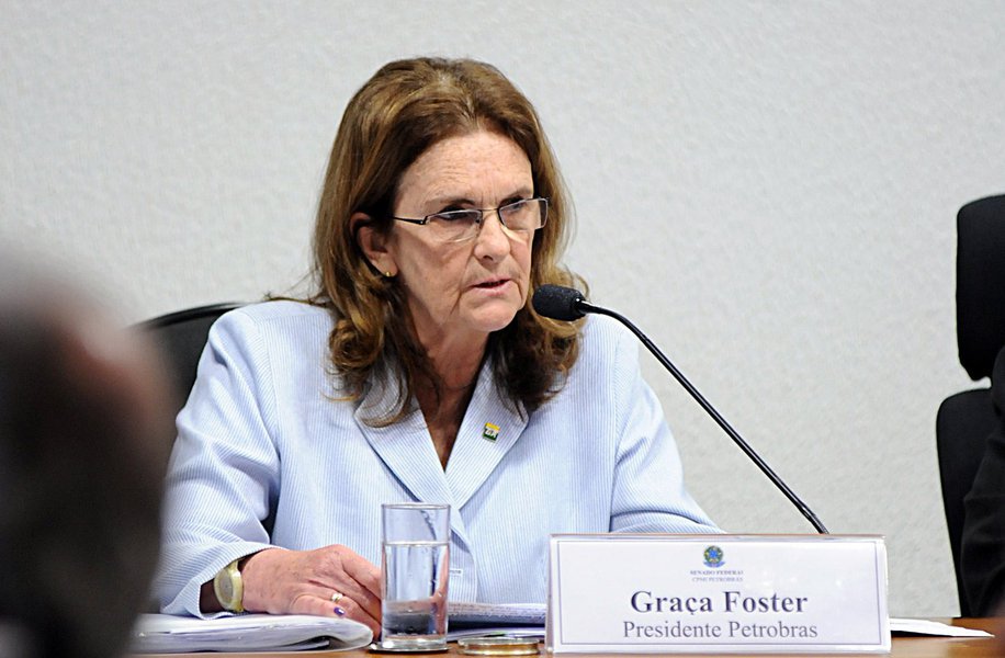 Em depoimento à CPMI da Petrobras, residente da estatal avaliou que a compra da refinaria de Bahia Blanca, na Argentina, feita durante a gestão de Fernando Henrique Cardoso, foi menos interessante que a de Pasadena, nos Estados Unidos, feita quando Lula era presidente; "Pasadena é um investimento menor para uma capacidade maior", disse (Foto: Gisele Federicce) Em depoimento à CPMI da Petrobras, residente da estatal avaliou que a compra da refinaria de Bahia Blanca, na Argentina, feita durante a gestão de Fernando Henrique Cardoso, foi menos interessante que a de Pasadena, nos Estados Unidos, feita quando Lula era presidente; "Pasadena é um investimento menor para uma capacidade maior", disse