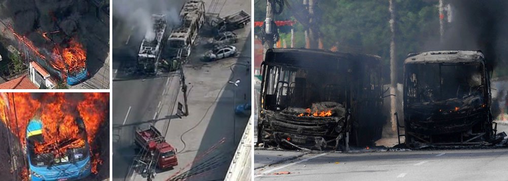 Quatro ônibus e outros três veículos foram incendiados no conjunto de favelas em Niteroi (RJ); ação do Bope e do Batalhão de Choque resultou na morte de adolescente de 17 anos e do eletricista Anderson Santos Silva, 21, que voltava de uma missa e tentou proteger a família do tiroteio entre PMs e traficantes; Arquidiocese do Rio lamentou a morte do rapaz, que atuava na animação musical das celebrações; Complexo do Caramujo transformou-se em ‘sucursal’ do Alemão após pacificação; bandidos da Penha teriam migrado para o conjunto de favelas niteroiense (Foto: Camila Nunes) Quatro ônibus e outros três veículos foram incendiados no conjunto de favelas em Niteroi (RJ); ação do Bope e do Batalhão de Choque resultou na morte de adolescente de 17 anos e do eletricista Anderson Santos Silva, 21, que voltava de uma missa e tentou proteger a família do tiroteio entre PMs e traficantes; Arquidiocese do Rio lamentou a morte do rapaz, que atuava na animação musical das celebrações; Complexo do Caramujo transformou-se em ‘sucursal’ do Alemão após pacificação; bandidos da Penha teriam migrado para o conjunto de favelas niteroiense