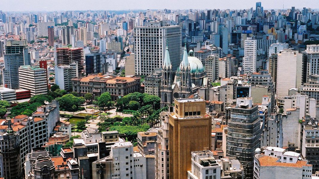 A capital paulita é a cidade que abriga o Museu da Língua Portuguesa e a internacionalmente conhecida Bienal de Arte; sua música, suas tradições e seus autores serão as estrelas da Feira do Livro de Buenos Aires em sua edição 2014, segundo os organizadores do evento; participação estará encabeçada pelo prefeito Fernando Haddad e contará com o apoio da Embaixada do Brasil na Argentina e a CBL (Câmara Brasileira do Livro)
(Foto: Valter Lima) A capital paulita é a cidade que abriga o Museu da Língua Portuguesa e a internacionalmente conhecida Bienal de Arte; sua música, suas tradições e seus autores serão as estrelas da Feira do Livro de Buenos Aires em sua edição 2014, segundo os organizadores do evento; participação estará encabeçada pelo prefeito Fernando Haddad e contará com o apoio da Embaixada do Brasil na Argentina e a CBL (Câmara Brasileira do Livro)