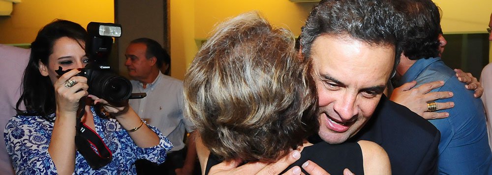 Com a desculpa de conflito de agenda, governador Paulista não comparece a encontro tucano em Ribeirão Preto e manda avisar que também não vai a Barretos neste sábado (24); estrategia de Alckmin é não melindrar José Serra, que trava com o senador mineiro uma guerra aberta pela vaga tucana na disputa presidencial de 2014; FHC, que recebeu Aécio em São Paulo, tenta colocar panos quentes (Foto: Realle Palazzo-Martini) Com a desculpa de conflito de agenda, governador Paulista não comparece a encontro tucano em Ribeirão Preto e manda avisar que também não vai a Barretos neste sábado (24); estrategia de Alckmin é não melindrar José Serra, que trava com o senador mineiro uma guerra aberta pela vaga tucana na disputa presidencial de 2014; FHC, que recebeu Aécio em São Paulo, tenta colocar panos quentes