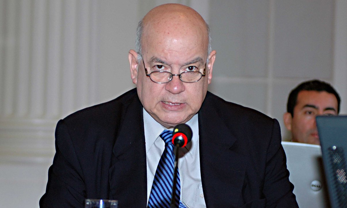 O secretário-geral da Organização dos Estados Americanos (OEA), José Miguel Insulza, advertiu hoje (1º) que a desigualdade existente no continente sul-americano "prejudica a democracia"; ao participar de um dos eventos que antecedem a assembleia geral do organismo, que vai de terça (3) a quinta-feira (5) em Assunção, Insulza disse que a região mudou muito "para melhor" nos últimos anos, em termos de crescimento democrático e econômico, mas ressaltou que o progresso não foi completo (Foto: Romulo Faro) O secretário-geral da Organização dos Estados Americanos (OEA), José Miguel Insulza, advertiu hoje (1º) que a desigualdade existente no continente sul-americano "prejudica a democracia"; ao participar de um dos eventos que antecedem a assembleia geral do organismo, que vai de terça (3) a quinta-feira (5) em Assunção, Insulza disse que a região mudou muito "para melhor" nos últimos anos, em termos de crescimento democrático e econômico, mas ressaltou que o progresso não foi completo