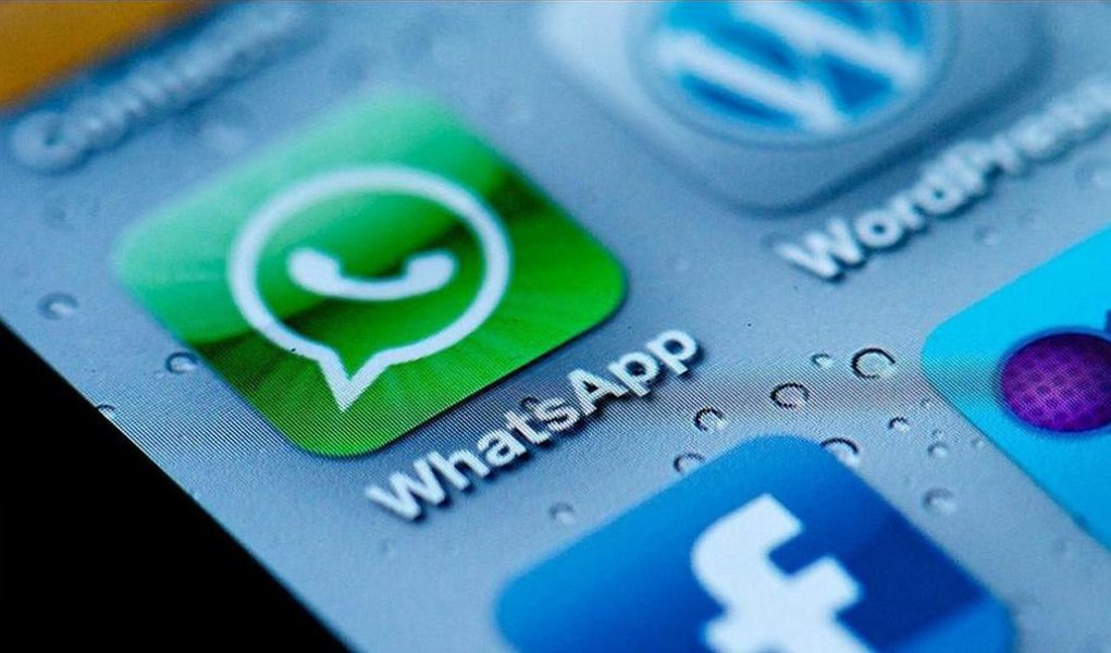 Maior serviço de mensagens do mundo, comprado recentemente pelo Facebook por 19 bilhões de dólares, o WhatsApp terá chamadas de voz acrescentadas ao produto no segundo semestre deste ano, afirmou o presidente-executivo Jan Koum nesta segunda-feira (Foto: Gisele Federicce) Maior serviço de mensagens do mundo, comprado recentemente pelo Facebook por 19 bilhões de dólares, o WhatsApp terá chamadas de voz acrescentadas ao produto no segundo semestre deste ano, afirmou o presidente-executivo Jan Koum nesta segunda-feira