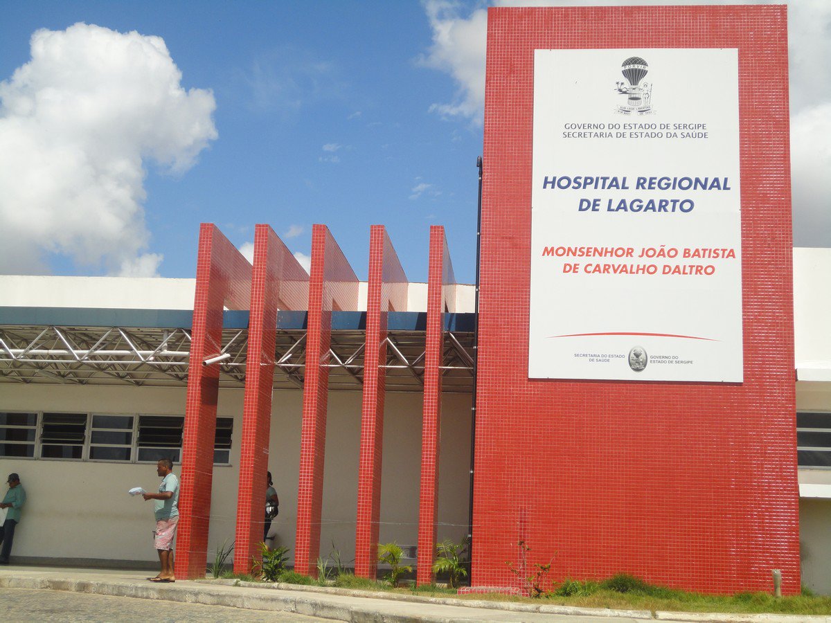 A secretária de Estado da Saúde, Joélia Silva Santos, disse a Agência Sergipe de Notícias que os investimentos necessários para a melhoria na prestação dos serviços públicos na área da saúde dependem atualmente da aprovação de uma lei autorizativa para a realização de uma operação de crédito junto ao BID no valor de R$ 229 milhões; A referida Lei aguarda aprovação no Legislativo desde agosto, dependendo unicamente da decisão dos deputados (Foto: Domiciano Gomes) A secretária de Estado da Saúde, Joélia Silva Santos, disse a Agência Sergipe de Notícias que os investimentos necessários para a melhoria na prestação dos serviços públicos na área da saúde dependem atualmente da aprovação de uma lei autorizativa para a realização de uma operação de crédito junto ao BID no valor de R$ 229 milhões; A referida Lei aguarda aprovação no Legislativo desde agosto, dependendo unicamente da decisão dos deputados