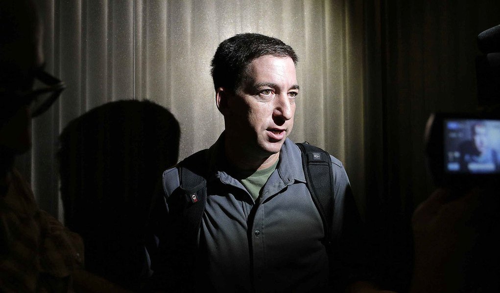 Jornalista britânico do "Guardian", pivô das denúncias de espionagem do governo dos EUA, disse que polícia britânica só questionou o namorado brasileiro detido em aeroporto sobre suas reportagens. Autoridades teriam cobrado "senhas" envolvendo o material coletado no caso Snowden (Foto: Roberta Namour) Jornalista britânico do "Guardian", pivô das denúncias de espionagem do governo dos EUA, disse que polícia britânica só questionou o namorado brasileiro detido em aeroporto sobre suas reportagens. Autoridades teriam cobrado "senhas" envolvendo o material coletado no caso Snowden