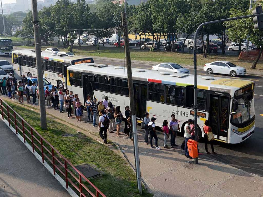 A Expresso Pegaso Ltda e a Rio Rotas Transportes e Turismo Ltda terão que promover melhorias em sua frota de ônibus bem como aumentar sua circulação nas ruas do Rio; o Ministério Público do Estado do Rio de Janeiro (MPRJ), por meio da Promotoria de Justiça de Tutela Coletiva de Defesa do Consumidor e do Contribuinte da Capital, obteve na Justiça a condenação das empresas, que operam a Linha 786 (Marechal Hermes X Campo Grande), por má prestação de serviço de transporte público (Foto: Leonardo Lucena) A Expresso Pegaso Ltda e a Rio Rotas Transportes e Turismo Ltda terão que promover melhorias em sua frota de ônibus bem como aumentar sua circulação nas ruas do Rio; o Ministério Público do Estado do Rio de Janeiro (MPRJ), por meio da Promotoria de Justiça de Tutela Coletiva de Defesa do Consumidor e do Contribuinte da Capital, obteve na Justiça a condenação das empresas, que operam a Linha 786 (Marechal Hermes X Campo Grande), por má prestação de serviço de transporte público