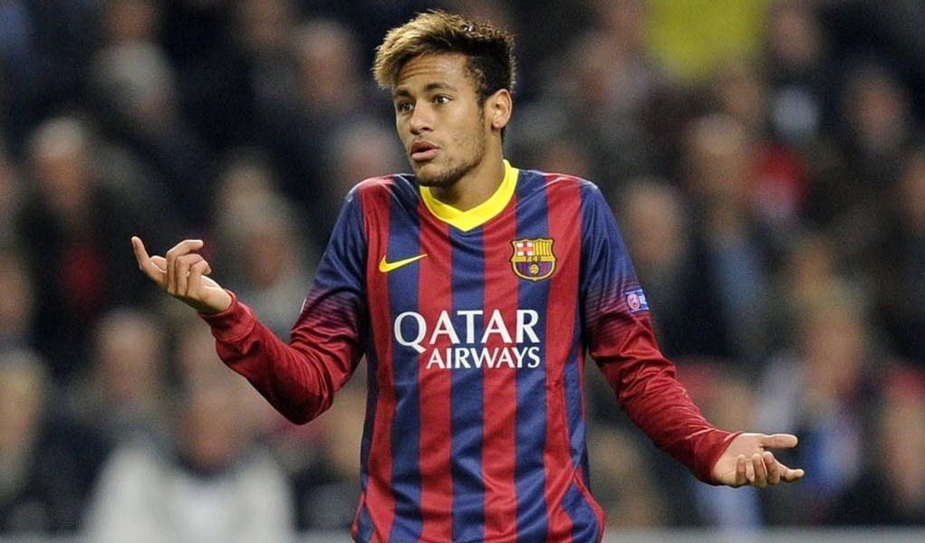 A derrota do Barcelona para o Granada, na disputa pelo campeonato espanhol, foi mais além do que acabar com as chances do time catalão em conquistar o título de campeão do torneio; inconformados com o resultado, os torcedores do Barcelona recepcionaram o time, em seu próprio centro de treinamento com ofensas racistas, especialmente dirigidas ao atacante brasileiro Neymar; as ofensas foram feitos na forma de gestos e sons imitando macacos (Foto: Paulo Emílio) A derrota do Barcelona para o Granada, na disputa pelo campeonato espanhol, foi mais além do que acabar com as chances do time catalão em conquistar o título de campeão do torneio; inconformados com o resultado, os torcedores do Barcelona recepcionaram o time, em seu próprio centro de treinamento com ofensas racistas, especialmente dirigidas ao atacante brasileiro Neymar; as ofensas foram feitos na forma de gestos e sons imitando macacos