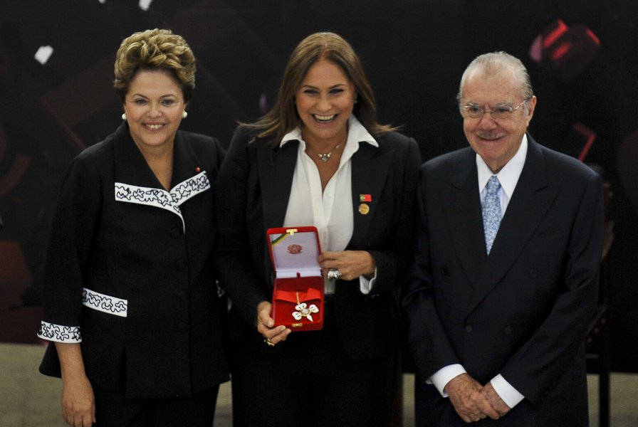 A cantora Fafá de Belém, considerada a musa das Diretas Já, fez neste ano, com a presidente Dilma Rousseff, sua última aparição ao lado de políticos. Mas também esteve com outros postulantes cotados na disputa à Presidência da República em 2014 (Foto: Voney Malta) A cantora Fafá de Belém, considerada a musa das Diretas Já, fez neste ano, com a presidente Dilma Rousseff, sua última aparição ao lado de políticos. Mas também esteve com outros postulantes cotados na disputa à Presidência da República em 2014