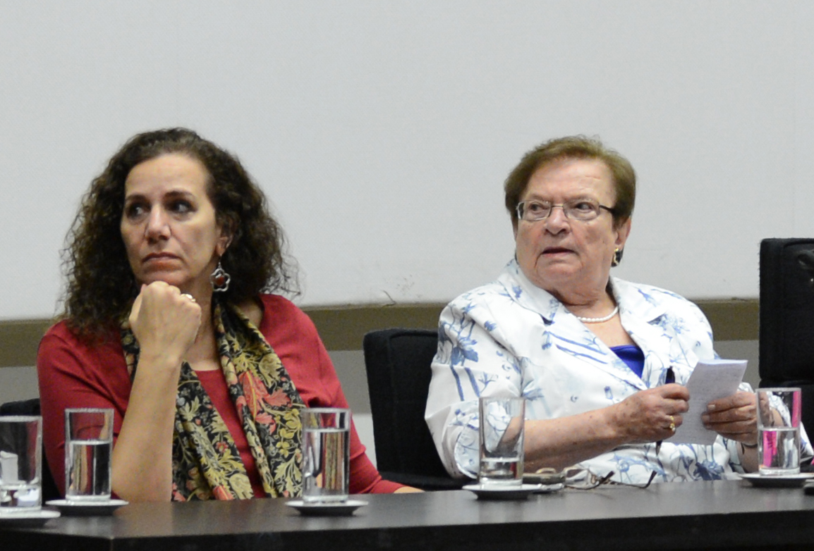 Brasília - A proposta de Projeto de Lei (PL) que regulamenta o funcionamento de meios de comunicação, conhecida como Lei da Mídia Democrática, foi lançado hoje (22), na Câmara dos Deputados. O texto, proposto por meio de iniciativa popular, terá de reunir (Foto: Gisele Federicce) Brasília - A proposta de Projeto de Lei (PL) que regulamenta o funcionamento de meios de comunicação, conhecida como Lei da Mídia Democrática, foi lançado hoje (22), na Câmara dos Deputados. O texto, proposto por meio de iniciativa popular, terá de reunir