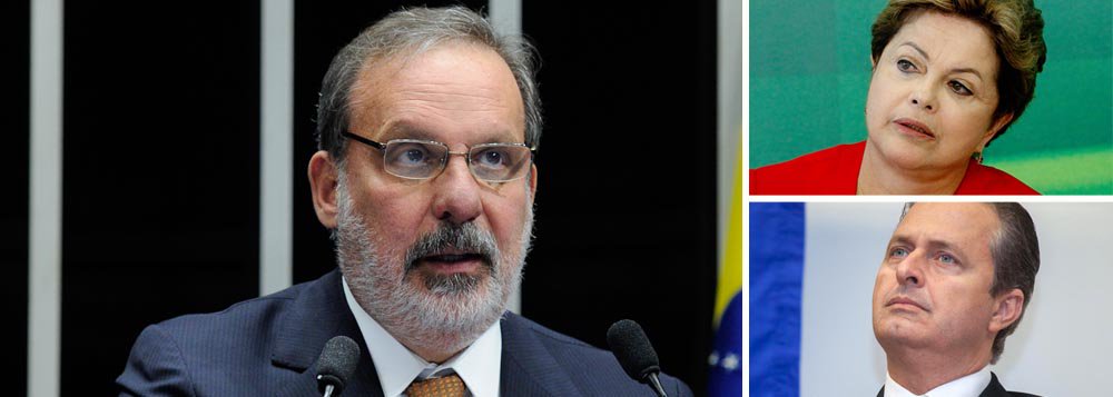 Segundo o senador e pré-candidato ao governo de Pernambuco, Armando Monteiro Neto (PTB), o discurso de Eduardo Campos sobre a “inexperiência política” da presidente Dilma Rousseff é invalidado pelos candidatos do PSB que nunca disputaram eleições, mas que ainda assim são apoiados pelo governador nos pleitos, como o secretário da Fazenda, Paulo Câmara; parlamentar também rebateu as acusações de loteamento no governo Dilma e acusou o governador de fazer uso da prática na máquina estadual (Foto: Paulo Emílio) Segundo o senador e pré-candidato ao governo de Pernambuco, Armando Monteiro Neto (PTB), o discurso de Eduardo Campos sobre a “inexperiência política” da presidente Dilma Rousseff é invalidado pelos candidatos do PSB que nunca disputaram eleições, mas que ainda assim são apoiados pelo governador nos pleitos, como o secretário da Fazenda, Paulo Câmara; parlamentar também rebateu as acusações de loteamento no governo Dilma e acusou o governador de fazer uso da prática na máquina estadual