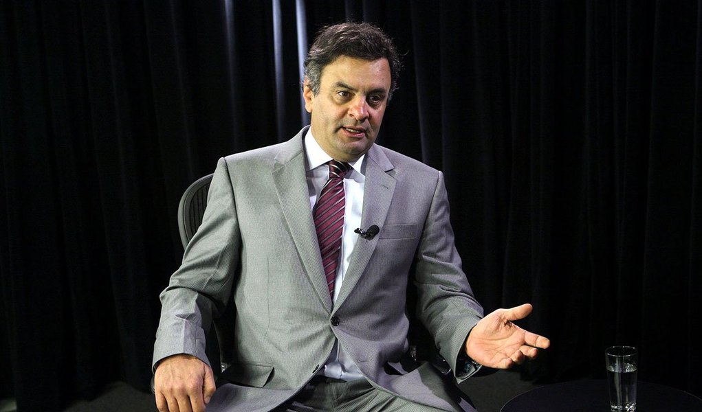 Senador mineiro e presidenciável tucano, Aécio Neves diz que recorde histórico dos homicídios, revelado pelo último Mapa da Violência, mostra a omissão e o descompromisso do atual governo com esta tragédia: “o Brasil não possui uma política nacional de segurança pública” (Foto: Roberta Namour) Senador mineiro e presidenciável tucano, Aécio Neves diz que recorde histórico dos homicídios, revelado pelo último Mapa da Violência, mostra a omissão e o descompromisso do atual governo com esta tragédia: “o Brasil não possui uma política nacional de segurança pública”