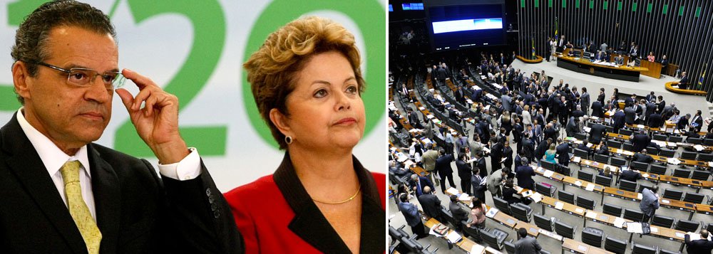 Depois de votar, na noite de ontem, contra o veto da presidente Dilma sobre o projeto que isenta Estados e municípios de desonerações do governo federal, presidente da Câmara justifica: "Há 42 anos eu voto com o meu partido, acho que tenho esse traço de lealdade e fidelidade com o partido"; questionado se essa lealdade é maior do que a dedicada ao governo, Henrique Alves (PMDB-RN) respondeu: "Sempre será maior do que a qualquer governo"; seu voto foi seguido por quase toda a bancada do PMDB, maior aliado do Planalto (Foto: Gisele Federicce) Depois de votar, na noite de ontem, contra o veto da presidente Dilma sobre o projeto que isenta Estados e municípios de desonerações do governo federal, presidente da Câmara justifica: "Há 42 anos eu voto com o meu partido, acho que tenho esse traço de lealdade e fidelidade com o partido"; questionado se essa lealdade é maior do que a dedicada ao governo, Henrique Alves (PMDB-RN) respondeu: "Sempre será maior do que a qualquer governo"; seu voto foi seguido por quase toda a bancada do PMDB, maior aliado do Planalto