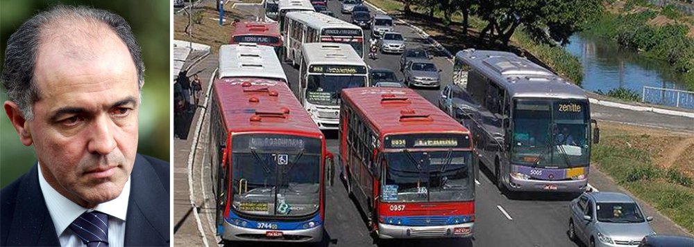 "Ao ouvir a população, demos mais um importante passo para oferecer à cidade de Salvador um transporte público mais confortável, rápido, eficiente e digno", disse o secretário municipal de Urbanismo e Transporte, José Carlos Aleluia, em audiência pública sobre edital para licitação da concessão do serviço de transporte coletivo por ônibus (Foto: Romulo Faro) "Ao ouvir a população, demos mais um importante passo para oferecer à cidade de Salvador um transporte público mais confortável, rápido, eficiente e digno", disse o secretário municipal de Urbanismo e Transporte, José Carlos Aleluia, em audiência pública sobre edital para licitação da concessão do serviço de transporte coletivo por ônibus