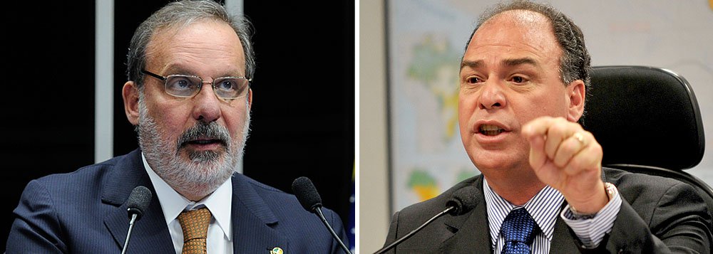 Começou a batalha pelo governo estadual; após o senador Armando Monteiro (PTB-PE) criticar a condução da política econômica da atual gestão, o ex-ministro da Integração Nacional Fernando Bezerra Coelho (PSB) rebateu o parlamentar; em referência ao petebista, FBC, que também é cotado para disputar o Executivo estadual, disse que "a população não aceita mais a política feita com achismo ou oportunismo" (Foto: Leonardo Lucena) Começou a batalha pelo governo estadual; após o senador Armando Monteiro (PTB-PE) criticar a condução da política econômica da atual gestão, o ex-ministro da Integração Nacional Fernando Bezerra Coelho (PSB) rebateu o parlamentar; em referência ao petebista, FBC, que também é cotado para disputar o Executivo estadual, disse que "a população não aceita mais a política feita com achismo ou oportunismo"