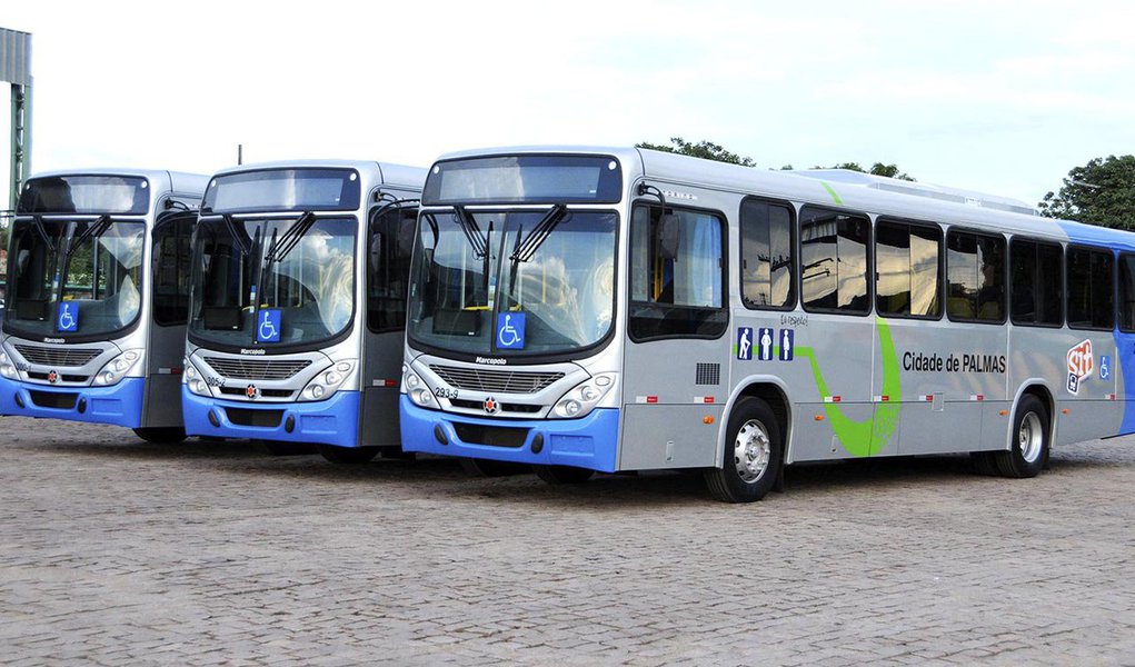 Nesta terça-feira, 11, às 7h30, serão entregues 40 novos ônibus com ar condicionado que reforçarão o Sistema de Transporte Coletivo da Capital; a solenidade será realizada em frente ao Anexo I da Prefeitura de Palmas, localizado na Avenida JK; os 40 ônibus irão circular nas linhas com maiores demandas já nesta terça-feira (Foto: Aquiles Lins) Nesta terça-feira, 11, às 7h30, serão entregues 40 novos ônibus com ar condicionado que reforçarão o Sistema de Transporte Coletivo da Capital; a solenidade será realizada em frente ao Anexo I da Prefeitura de Palmas, localizado na Avenida JK; os 40 ônibus irão circular nas linhas com maiores demandas já nesta terça-feira