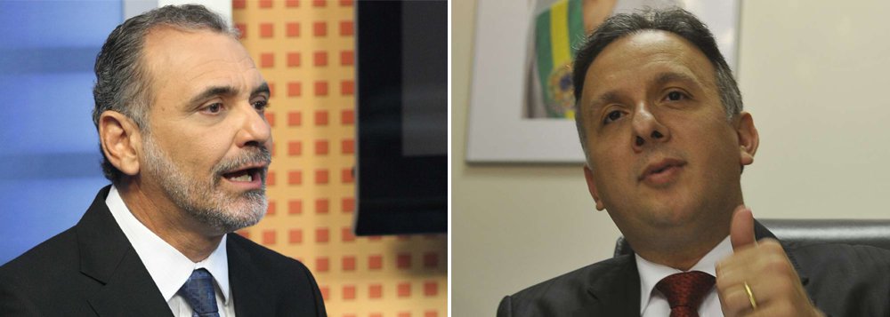 Deputado Nelson Pelegrino, do PT baiano, prometeu fazer requerimento à Comissão de Orçamento da Câmara questionando o motivo de, segundo ele, o Ministério das Cidades ter deixado de liberar emendas de parlamentares petistas; "Trata-se de puro descaso ou de uma manobra da pasta", diz ele; o PP é um dos aliados que não garantem renovação de aliança com o PT para campanha de reeleição de Dilma em outubro (Foto: Romulo Faro) Deputado Nelson Pelegrino, do PT baiano, prometeu fazer requerimento à Comissão de Orçamento da Câmara questionando o motivo de, segundo ele, o Ministério das Cidades ter deixado de liberar emendas de parlamentares petistas; "Trata-se de puro descaso ou de uma manobra da pasta", diz ele; o PP é um dos aliados que não garantem renovação de aliança com o PT para campanha de reeleição de Dilma em outubro
