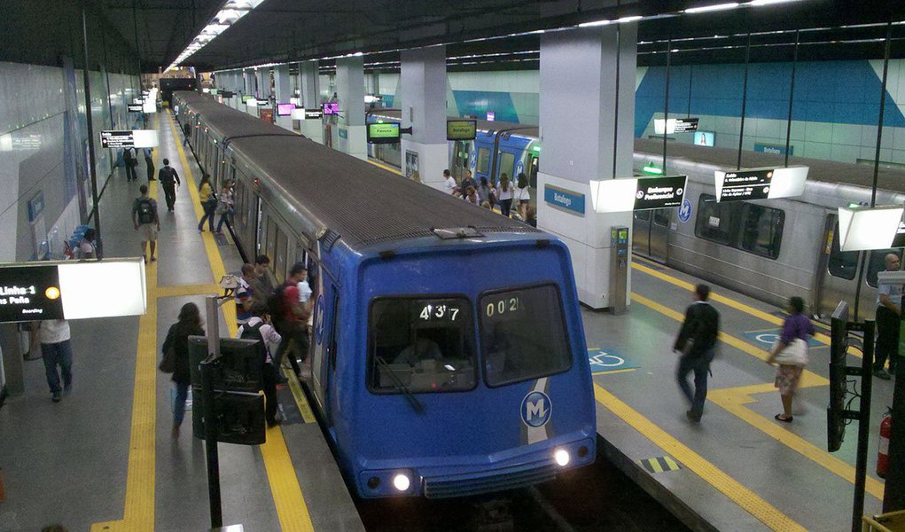 A Agência Reguladora de Transportes do Estado do Rio de Janeiro (Agetransp) divulgou nota autorizando o reajuste da tarifa para trens e metrô no Rio; a SuperVia vai reajustar a passagem em 5,60% e o Metrô Rio, em 5,66% (Foto: Leonardo Lucena) A Agência Reguladora de Transportes do Estado do Rio de Janeiro (Agetransp) divulgou nota autorizando o reajuste da tarifa para trens e metrô no Rio; a SuperVia vai reajustar a passagem em 5,60% e o Metrô Rio, em 5,66%