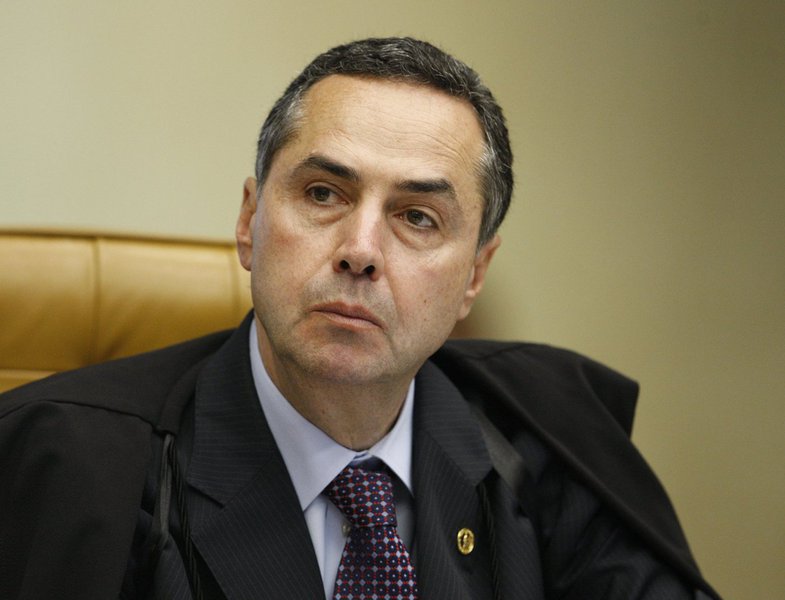 Ministro disse que espera mudanças no sistema político após as condenações de ex-dirigentes de partidos. "Foi um rito de passagem e espero que, com o saldo do mensalão, se produzam transformações na política", afirmou, na última sessão do julgamento (Foto: Gisele Federicce) Ministro disse que espera mudanças no sistema político após as condenações de ex-dirigentes de partidos. "Foi um rito de passagem e espero que, com o saldo do mensalão, se produzam transformações na política", afirmou, na última sessão do julgamento
