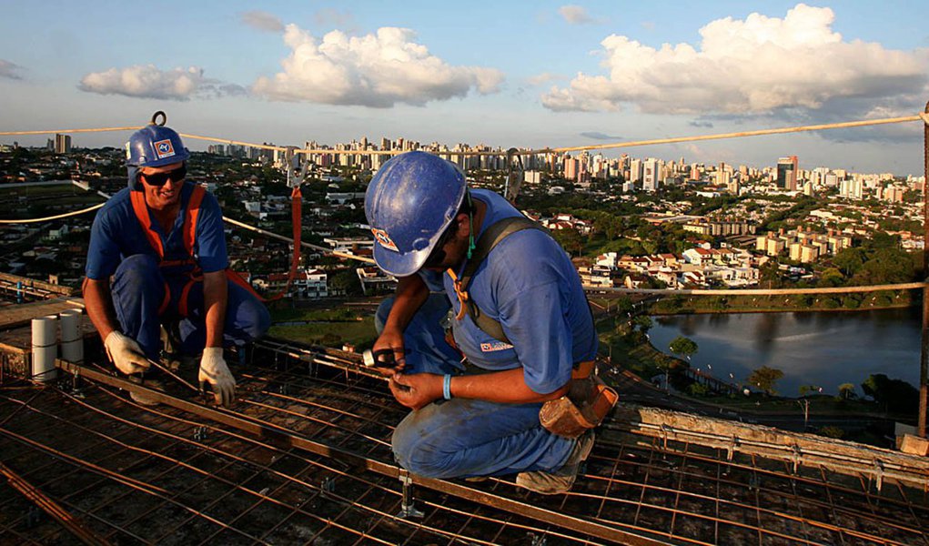 Resultado do último mês é 66,5% menor que os 123.836 postos com carteira de trabalho criados em junho e 70,9% inferior aos 142.496 vagas abertas em julho do ano passado (Foto: Gisele Federicce) Resultado do último mês é 66,5% menor que os 123.836 postos com carteira de trabalho criados em junho e 70,9% inferior aos 142.496 vagas abertas em julho do ano passado